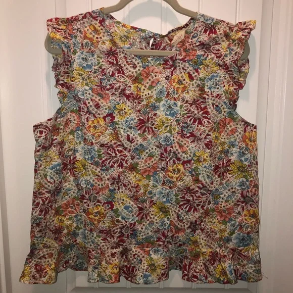 Women’s floral eyelet summer top by Solitaire NWT Size Large - Picture 2 of 7